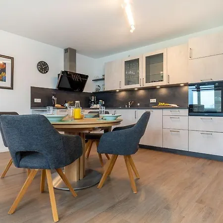 Haus-seeblick-in-bosau-wohnung-2 شقة